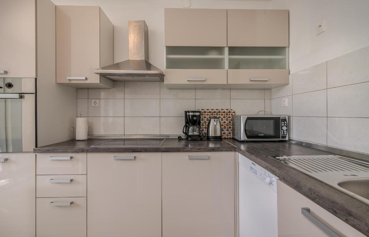 Mihaela Ii Apartament