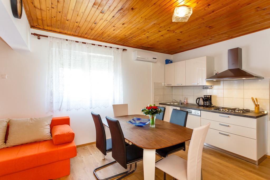 Apartament Mihaela Ii *